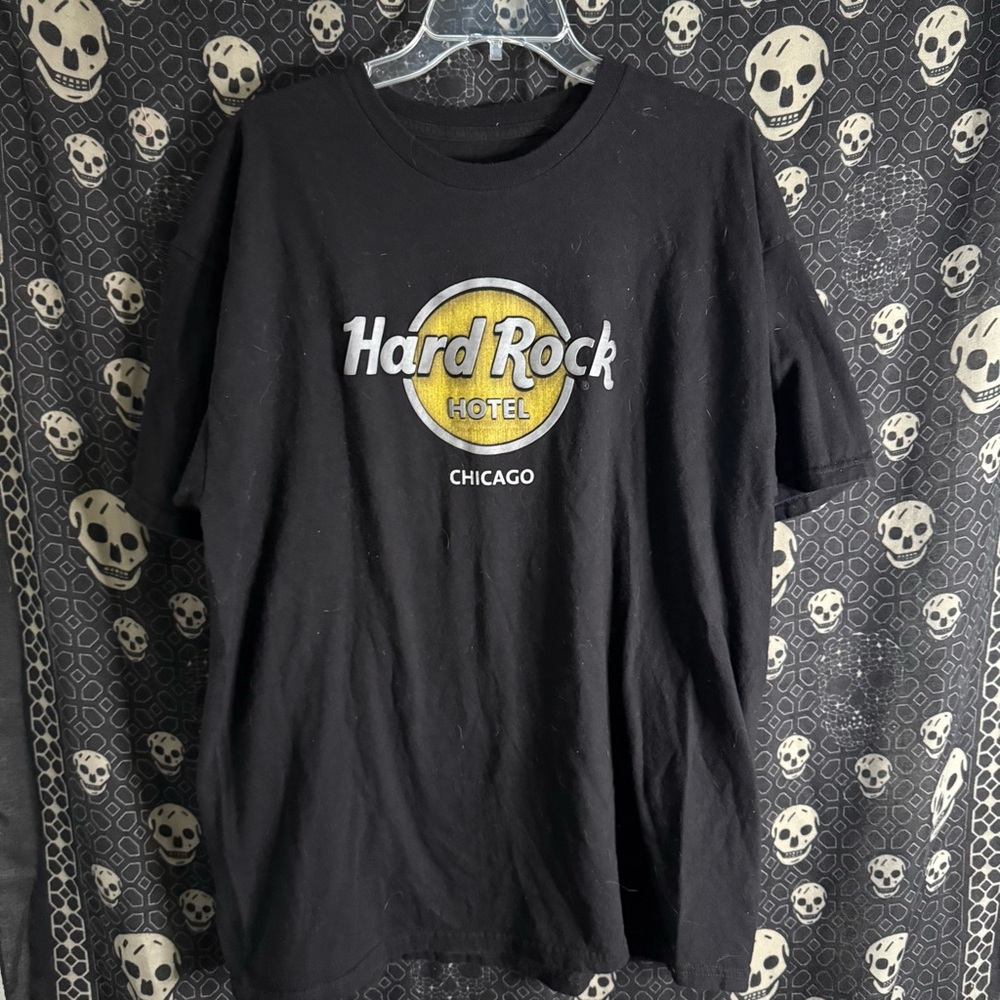 Hard Rock Cafe Black and Gold Short Sleeve Tee